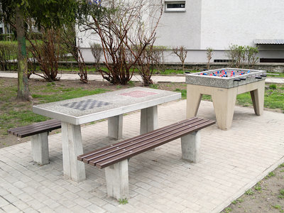 Zdjęcie z galerii na stronie Muller Jelcz Laskowice - Stół do gry w szachy i chińczyka 5104