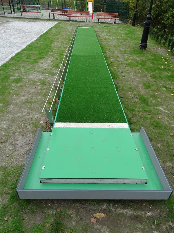 Rekreacja na świeżym powietrzu – kręgielnia oraz minigolfy07